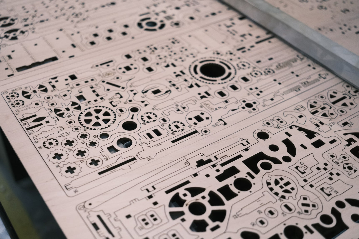 UGEARS - Uno sguardo alla produzione