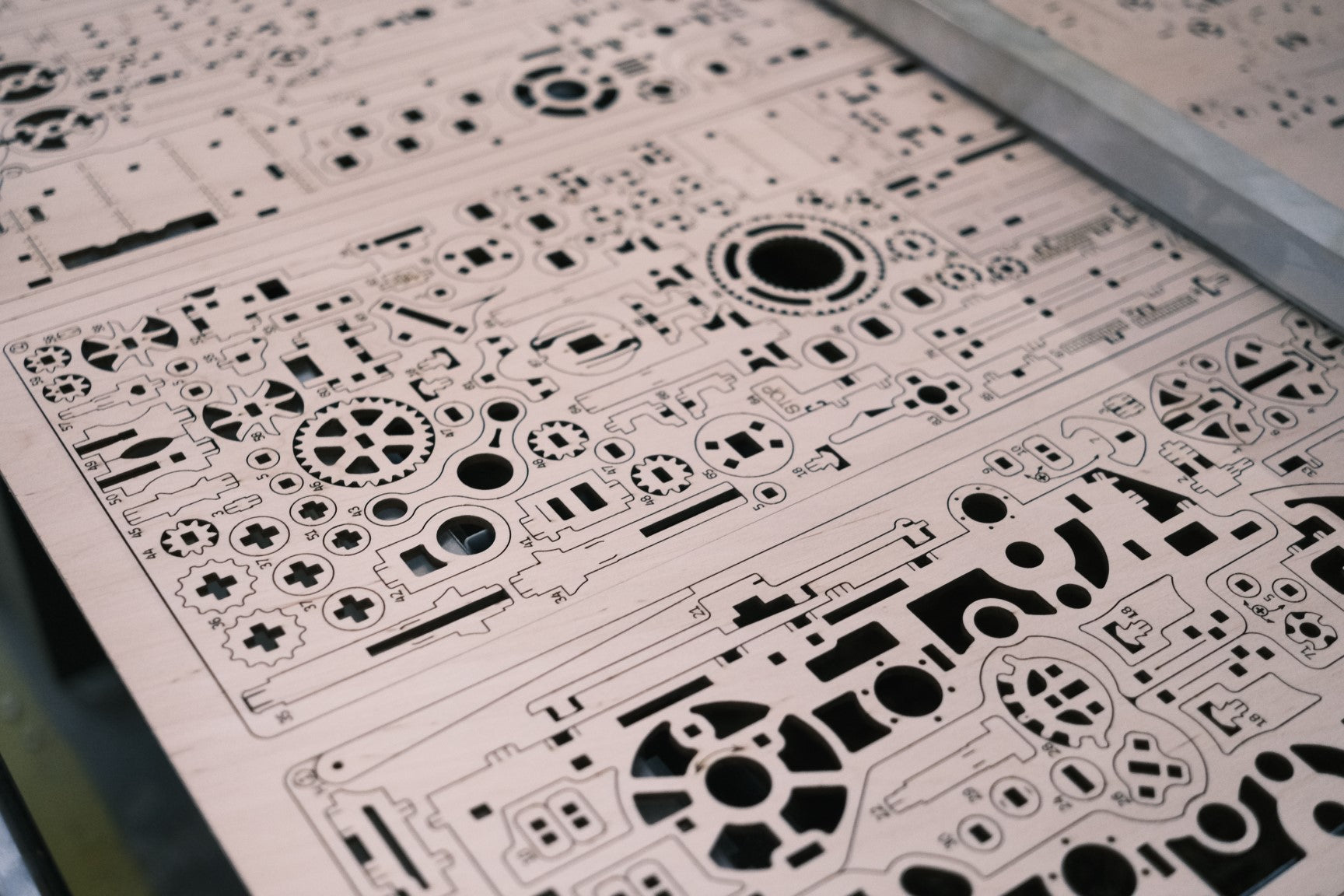 UGEARS - Uno sguardo alla produzione