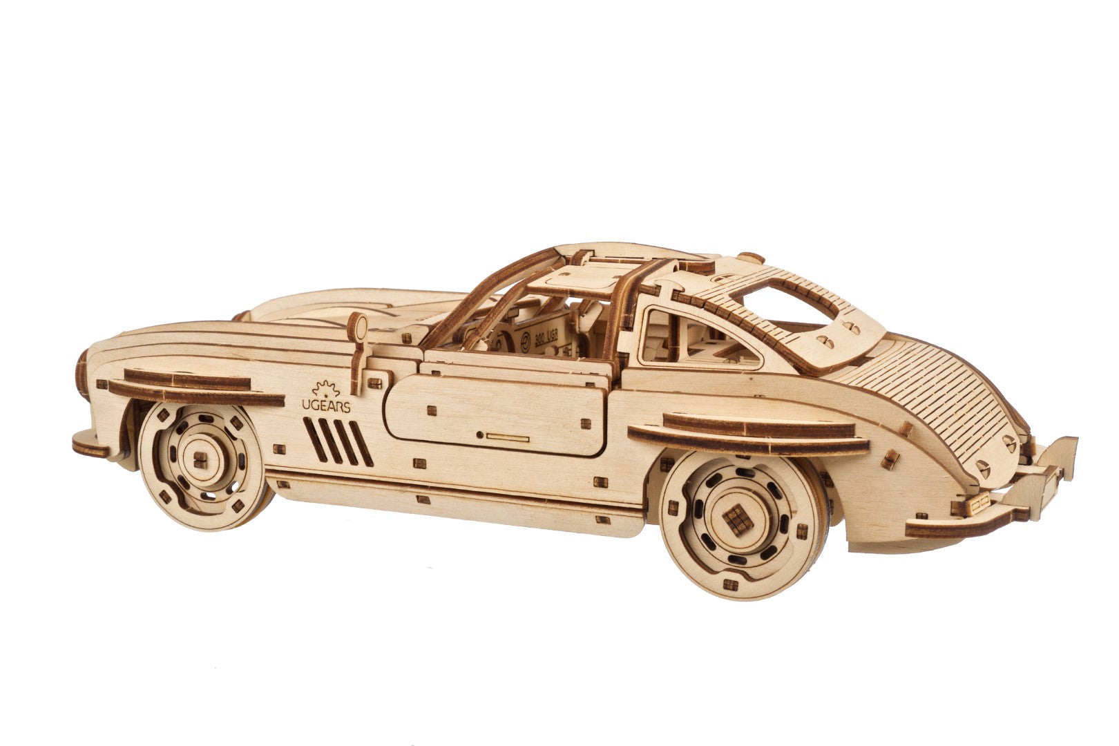 UGEARS - Coupé sportiva