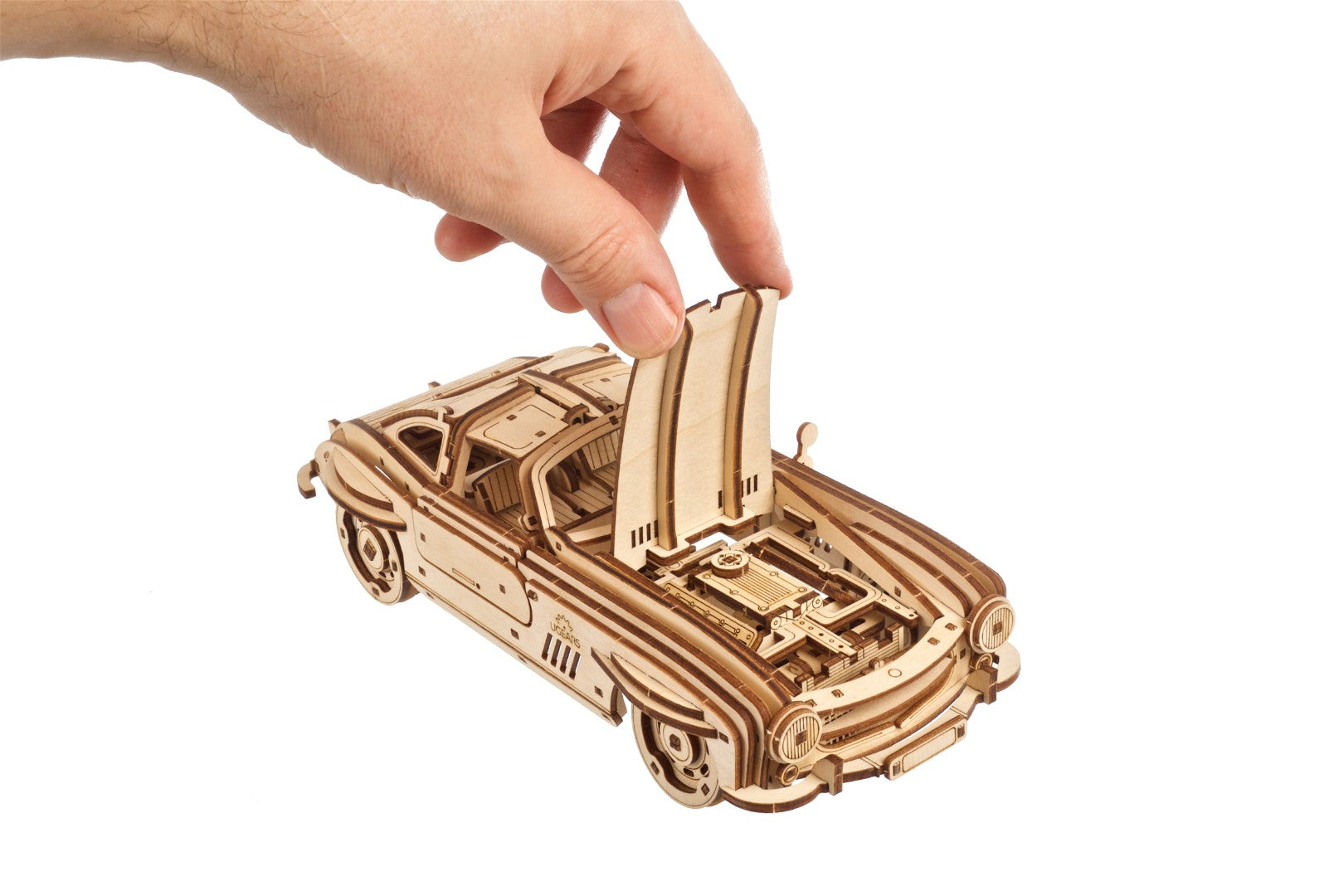 UGEARS - Coupé sportiva