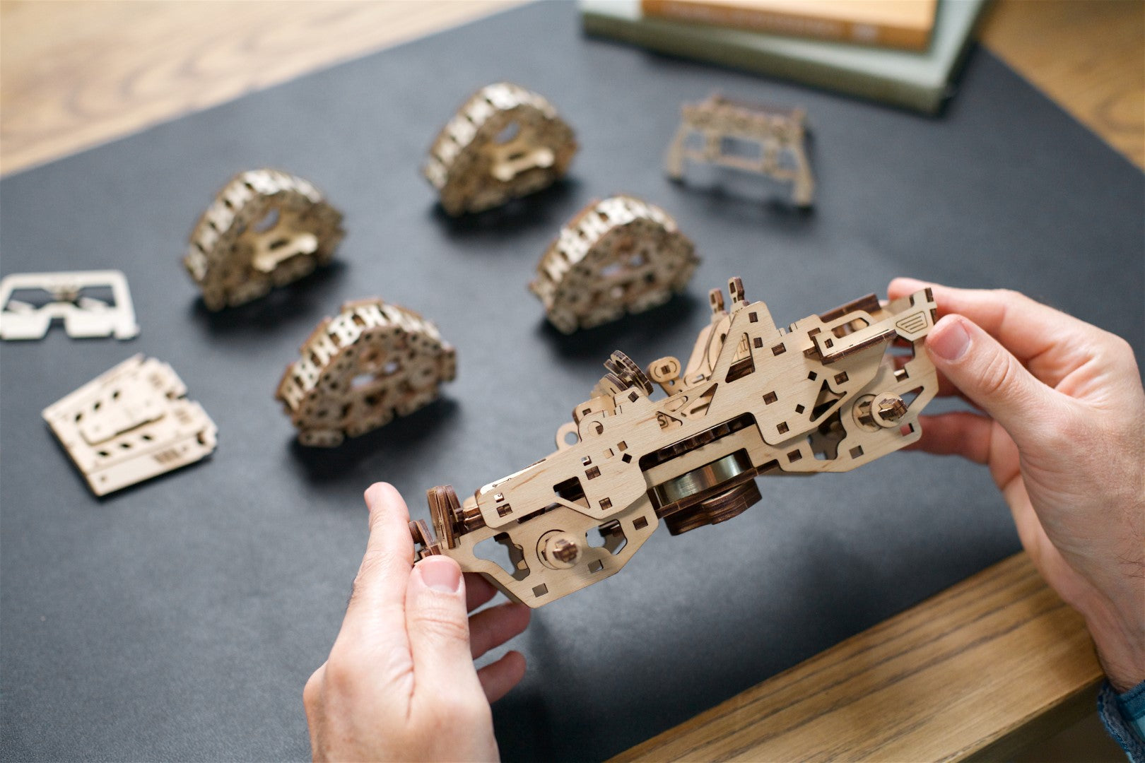 UGEARS - Fuoristrada Cingolato