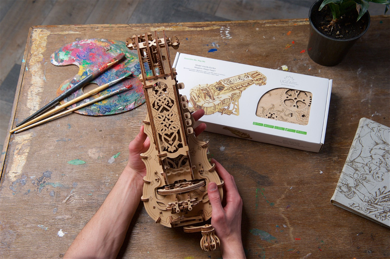 UGEARS - Hurdy Gurdy - Ghironda