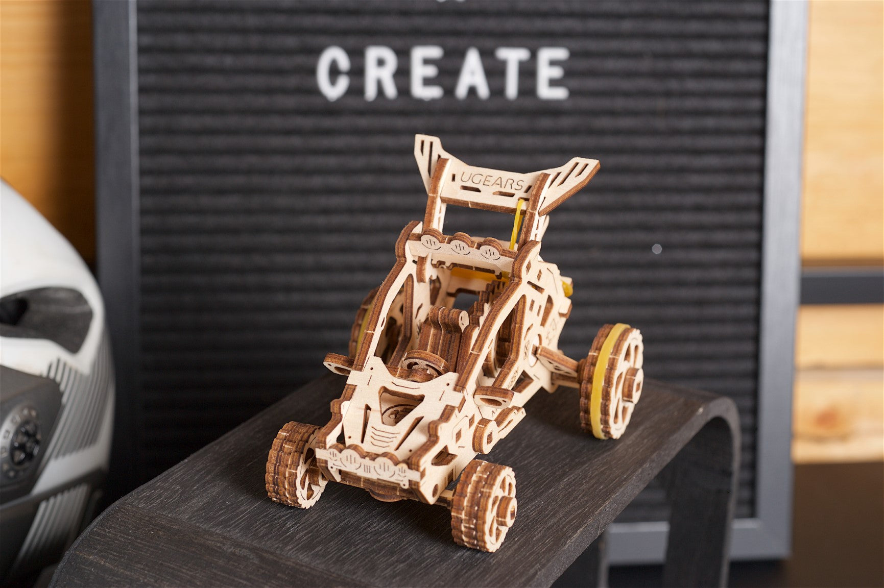 UGEARS - Buggy del Deserto