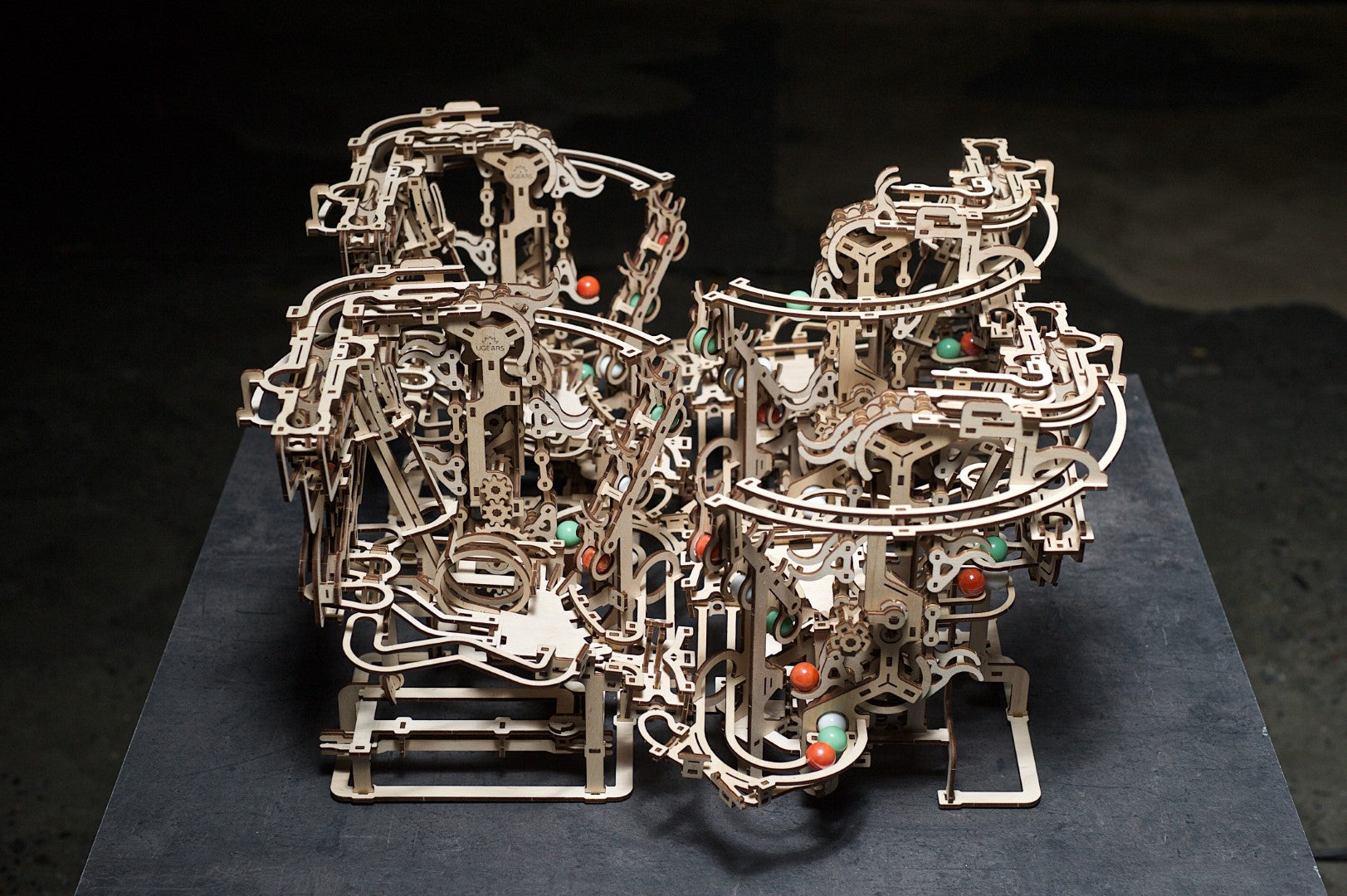 UGEARS - Pista da Biglie Marble Run 1 - Montacarichi a Catena