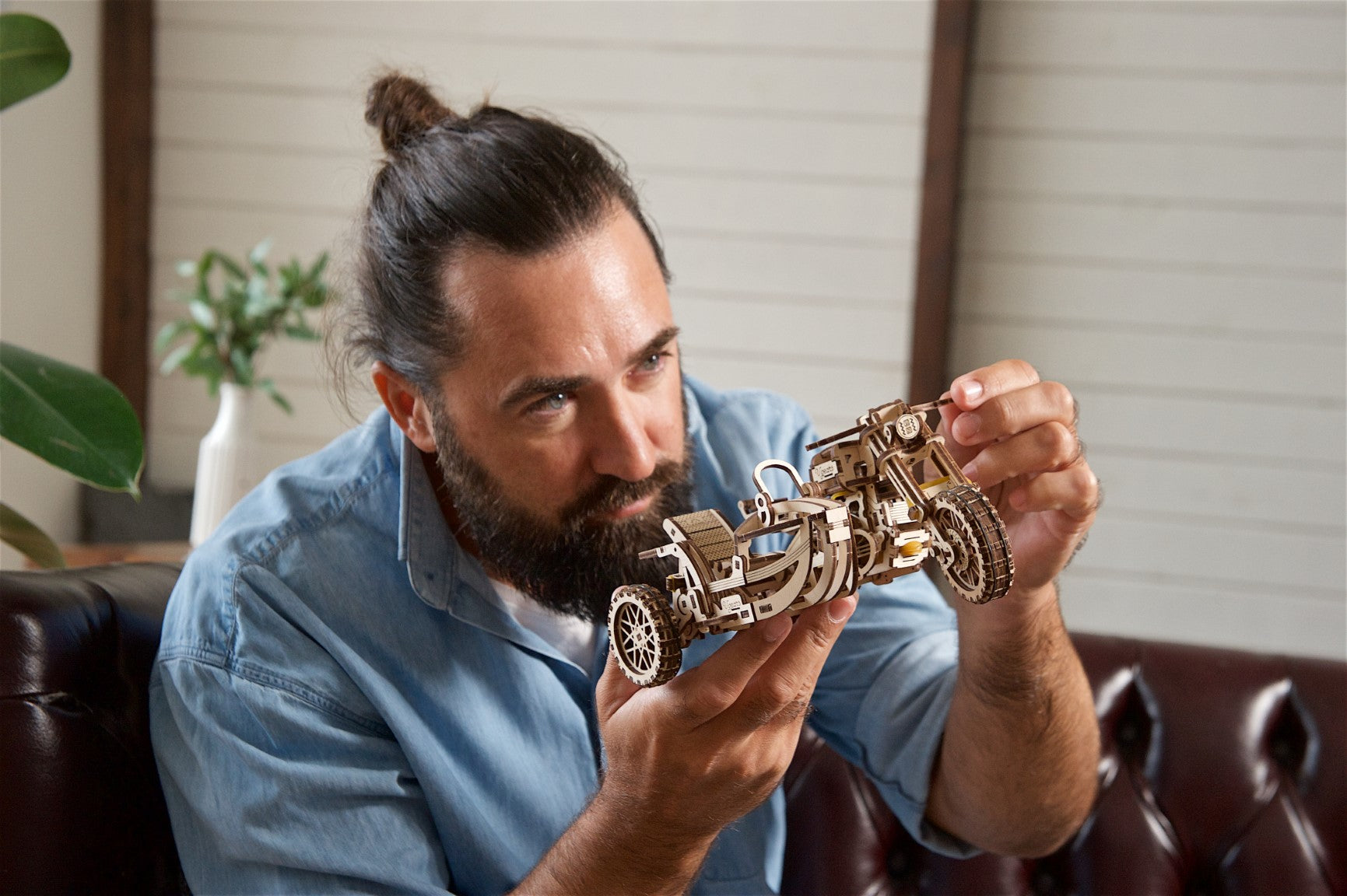 UGEARS - Moto Scrambler UGR-10 con Sidecar