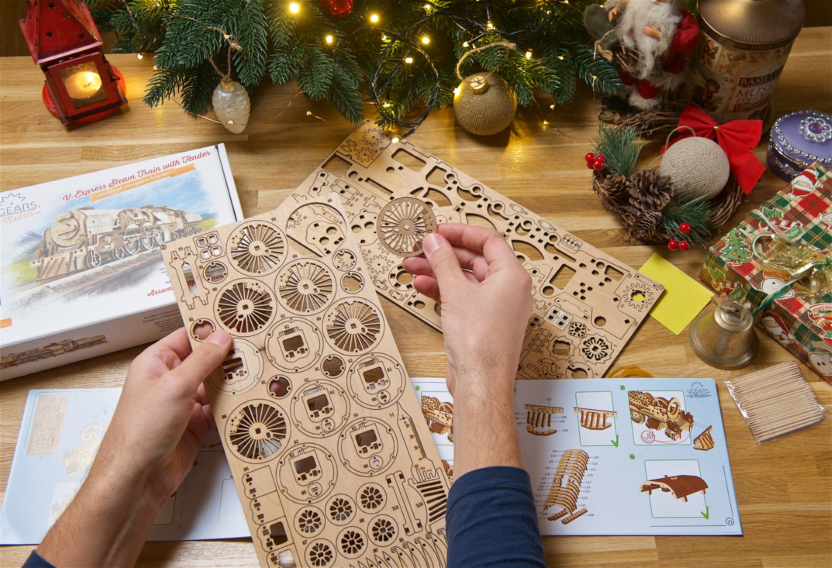 UGEARS - Treno a Vapore V-Express con Tender