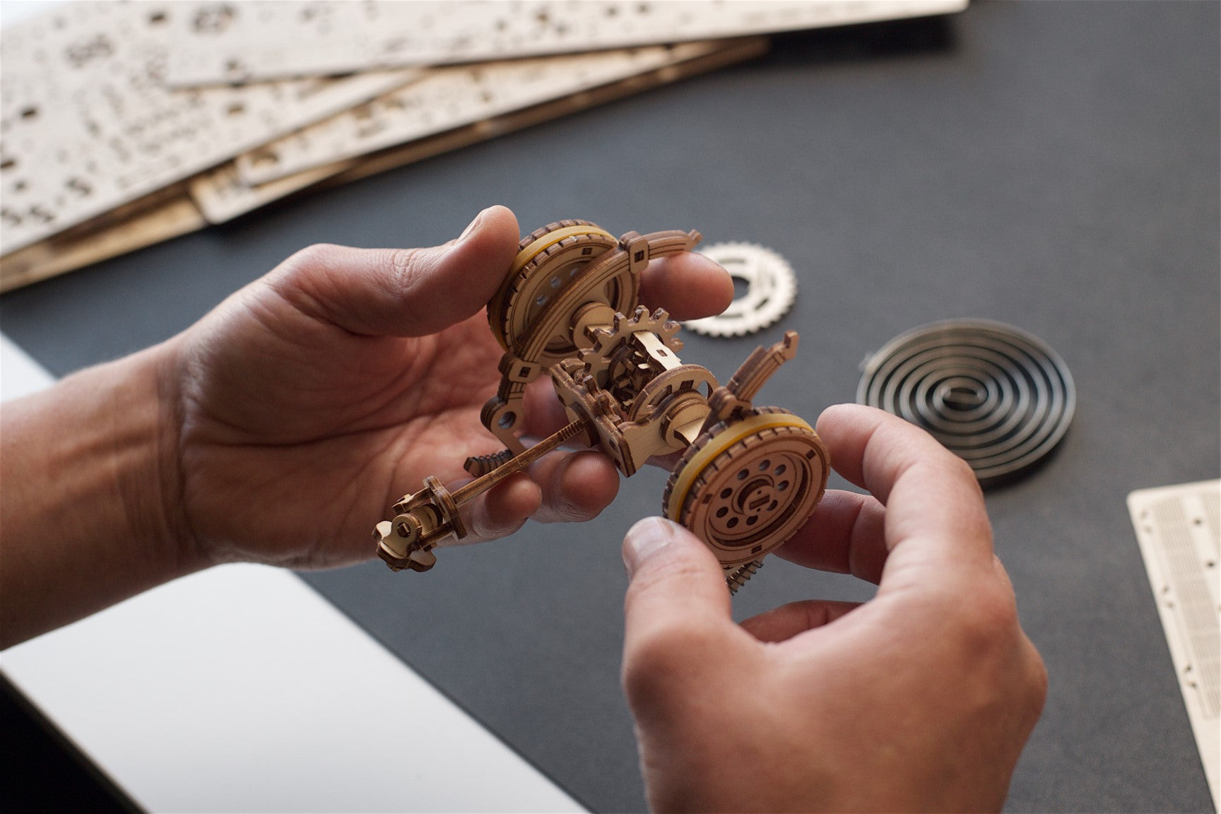 UGEARS - Pickup Lumberjack