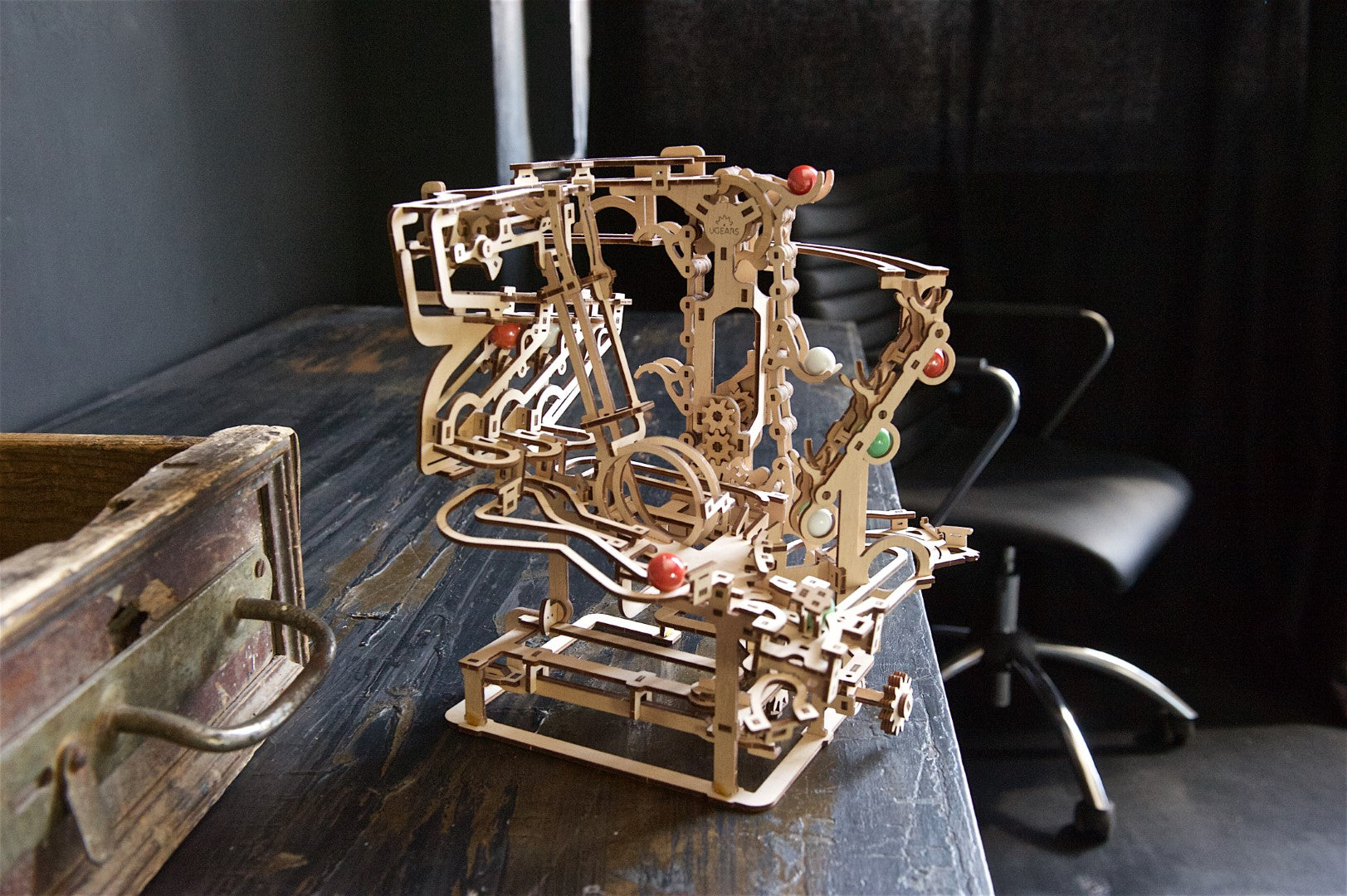 UGEARS - Pista da Biglie Marble Run 1 - Montacarichi a Catena