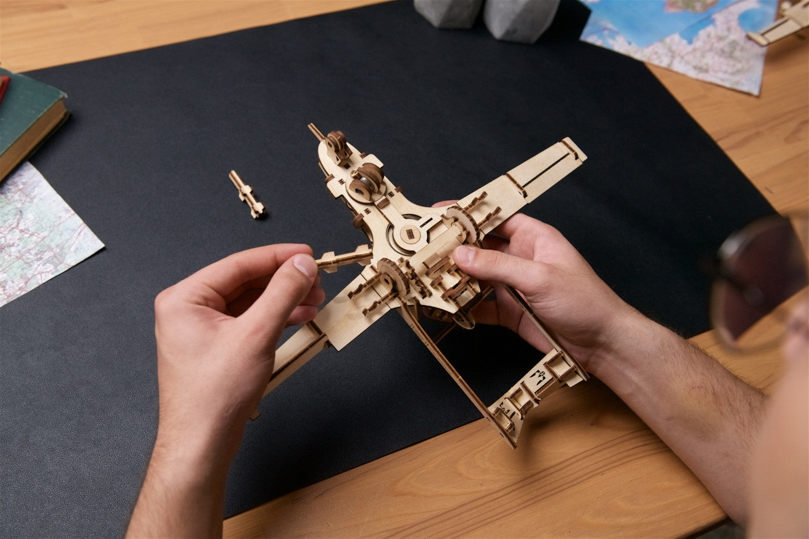 UGEARS -  Drone Bayraktar TB2