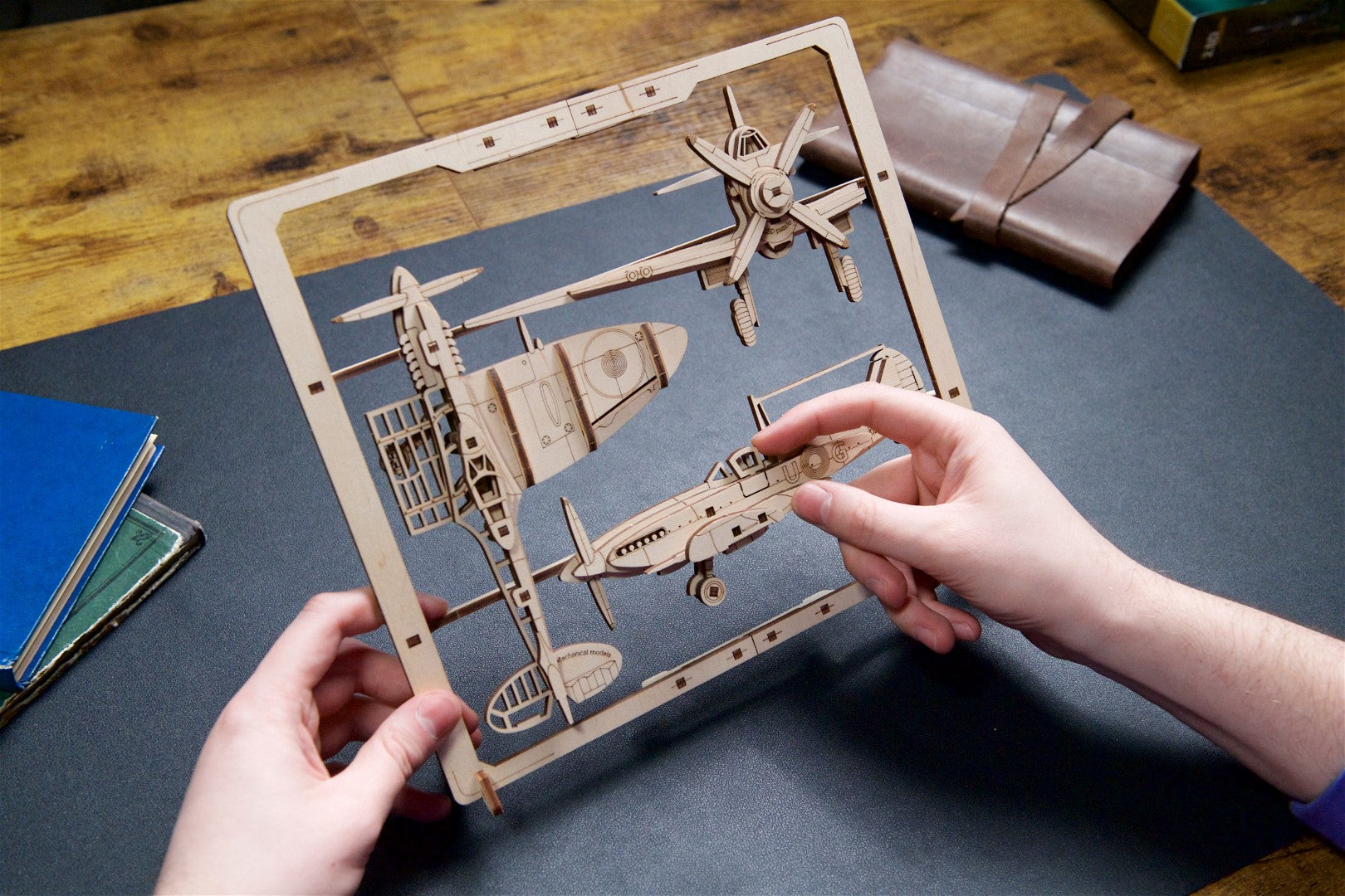 UGEARS - Aereo da combattimento 2.5D