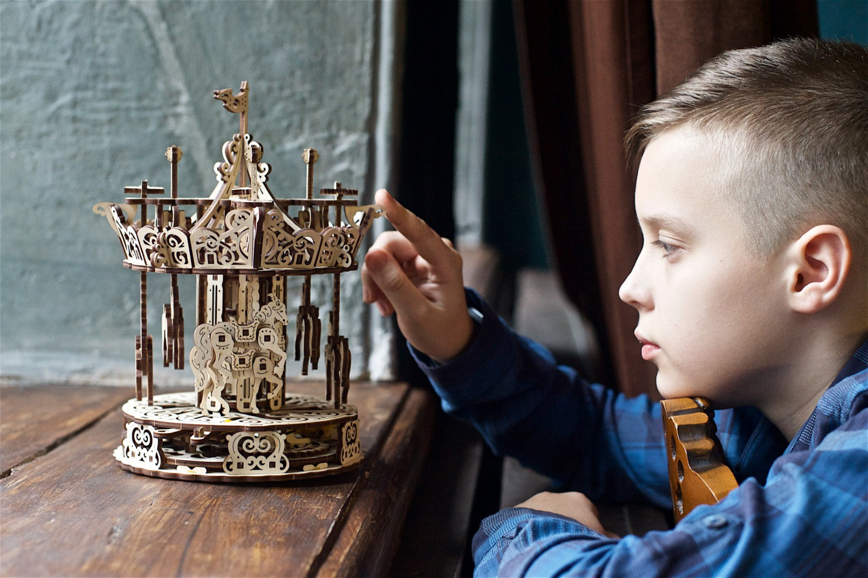 UGEARS - Giostra - Carousel