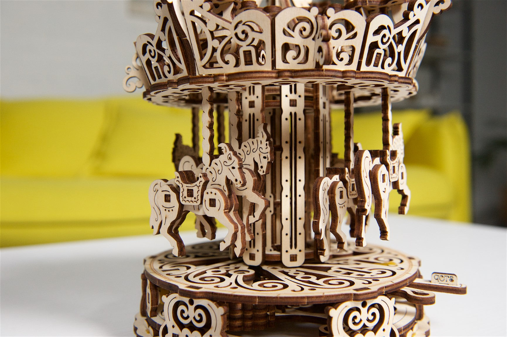 UGEARS - Giostra - Carousel
