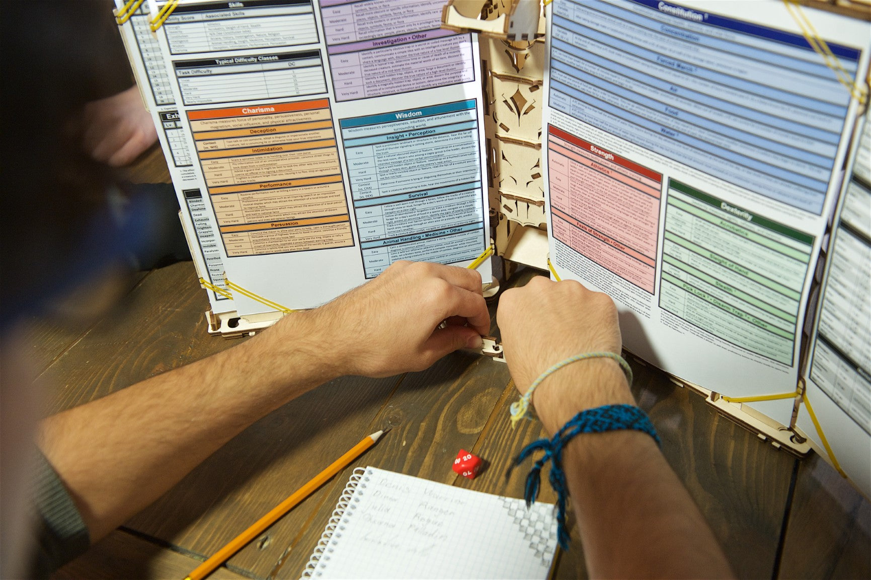 UGEARS GAMES - MASTER'S SCREEN - ASSEMBLATO