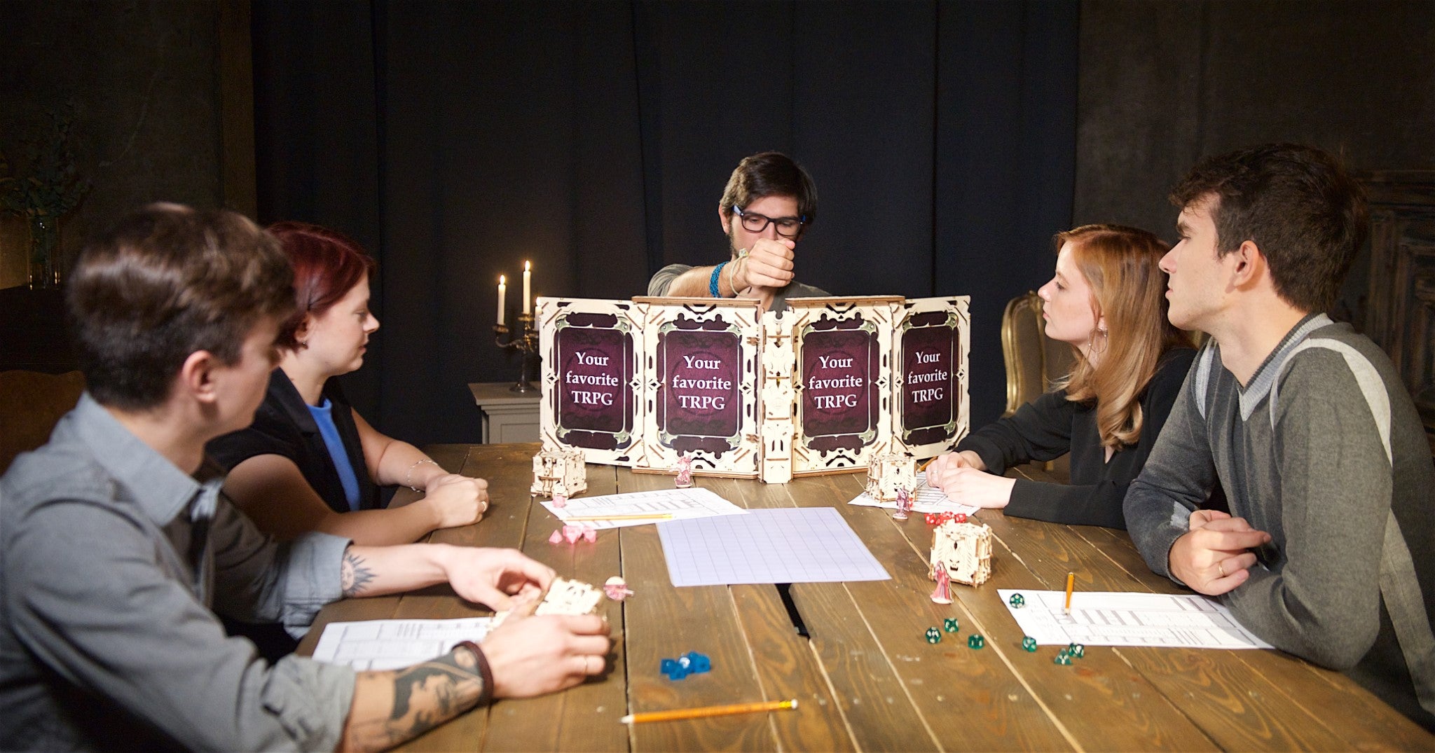 UGEARS GAMES - MASTER'S SCREEN - ASSEMBLATO