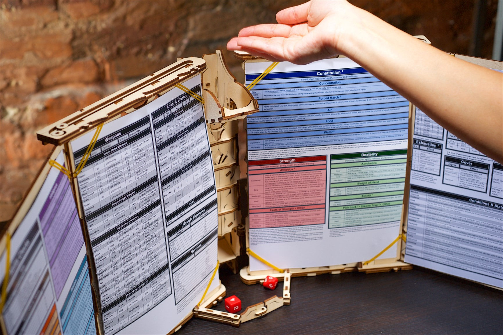 UGEARS GAMES - MASTER'S SCREEN - ASSEMBLATO