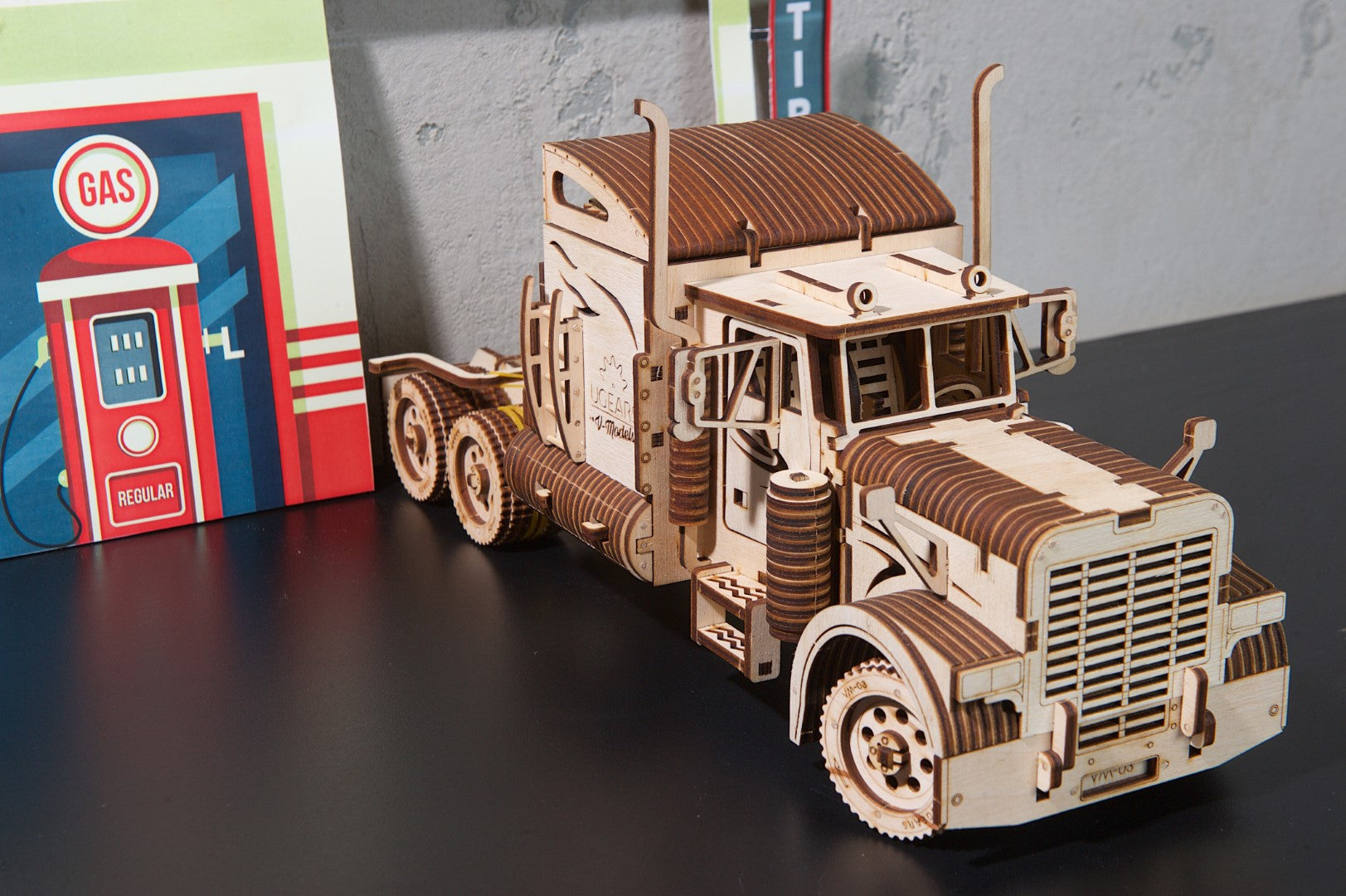 UGEARS - Camion Heavy Boy VM-03